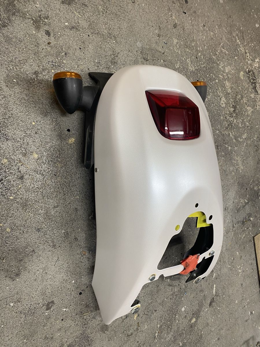 Harley-Davidson Tutti i ricambio per moto: Heckfender Harley Davidson Vrod  – Usato da Kaltbrunn venduto da la77 2