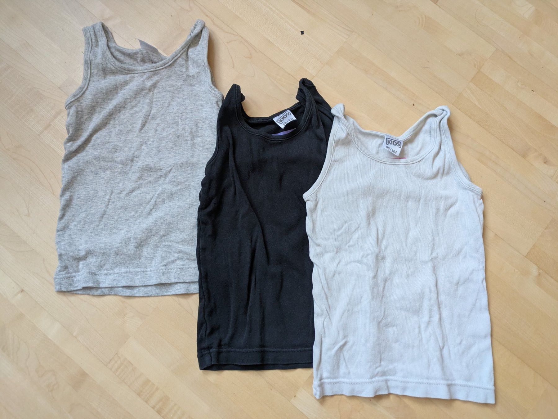 Camicie, T-shirt & Polo: 3x Unterhemd Gr. 98/104 – Usato da Bern venduto da macsandra