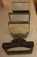 4 Stück Drehspul Instrumente Vintage
