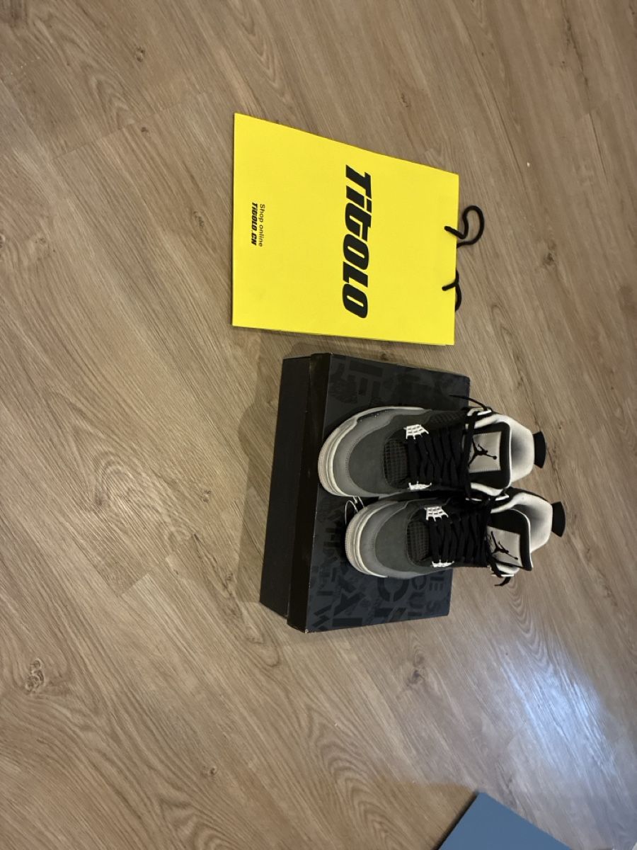 Jordan Scarpe da uomo: Jordan 4 Gr 43 – Usato da Kirchdorf BE venduto da omegatoc 1