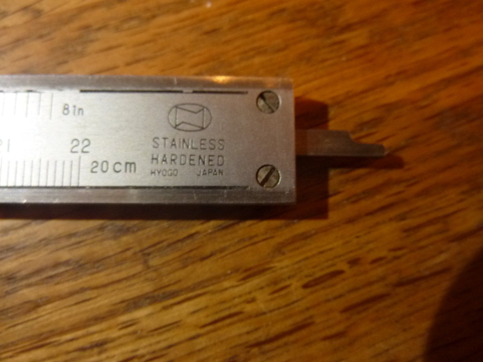 Misurare: Messschieber gross bis 22cm messbar mit Tiefenmesser – Usato da Hochfelden venduto da swissice 1