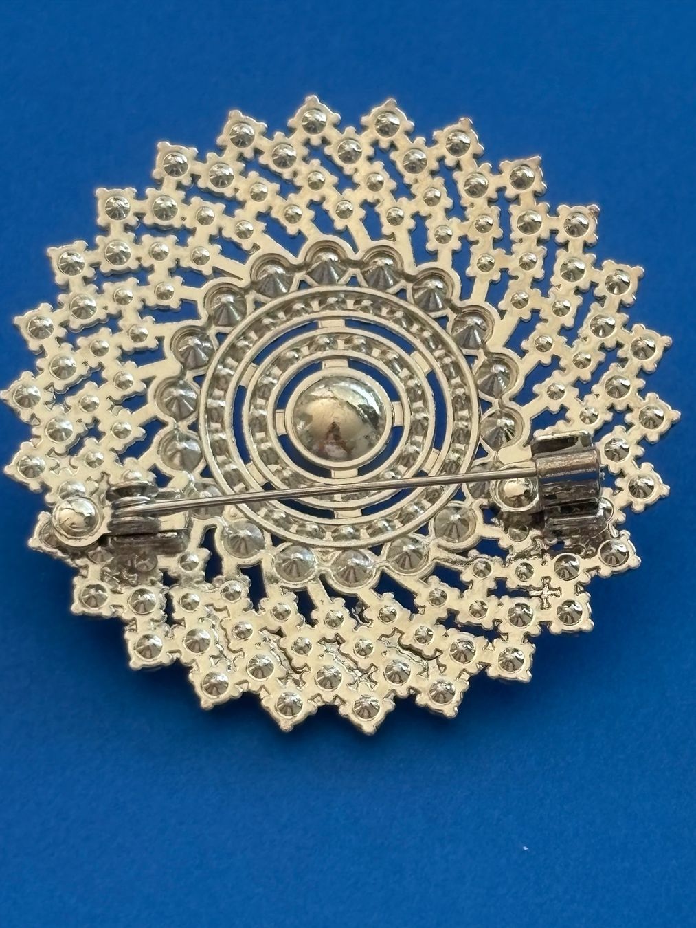 Broschen & Nadeln: Luxus Elegante  Brosche mit Kunstperlen Farbe: Silber – Neu (gemäss Beschreibung) aus Biel-Bienne von Roserosse13 2