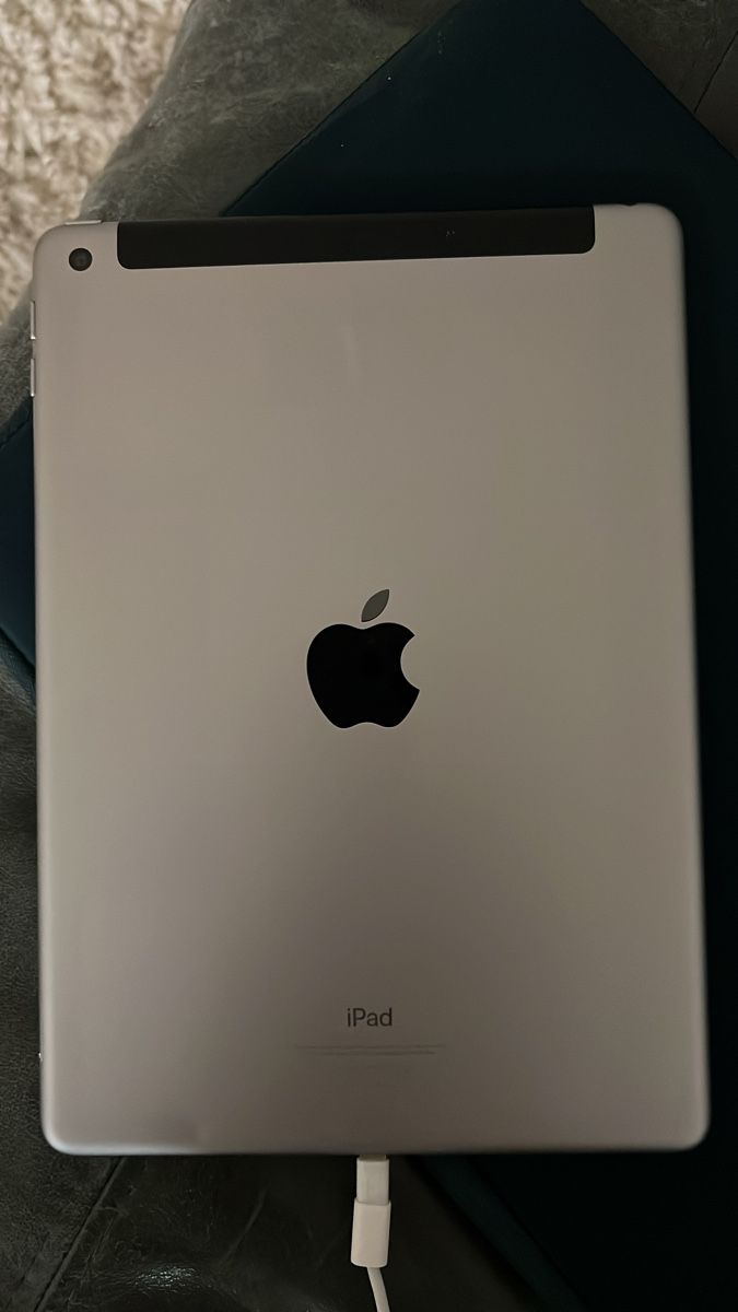 Apple Tablet PC: iPad 6. Gen, 128 GB, Wi-Fi + Cellular  – Usato da Wädenswil venduto da ismer 1