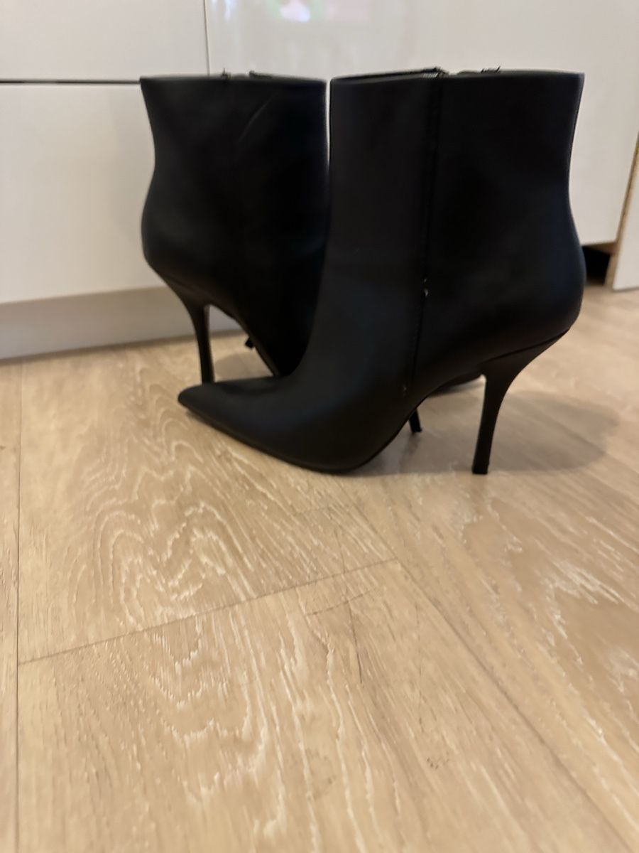 Mango Scarpe da donna: Damen Elegante Mango kurze Stiefel Gr/41 – Nuovo (secondo la descrizione) da Basel venduto da Ivana_4 5