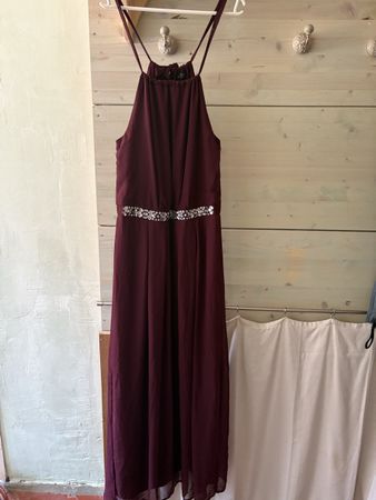 Schönes Neckholder Abendkleid 40/42 bordeaux