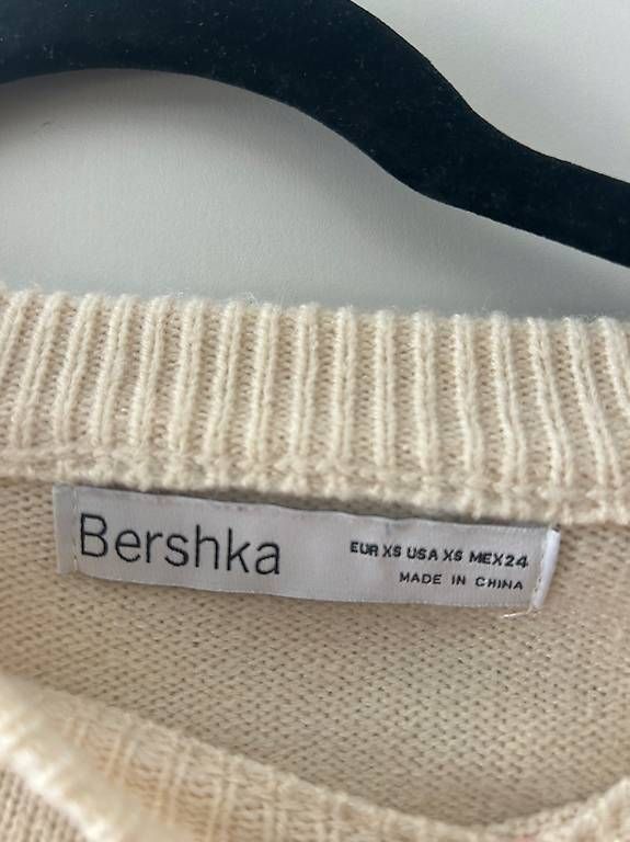 Bershka Pulls & Sweat-shirts: Bershka Pullover – D'occasion à Münsingen par eny04 1
