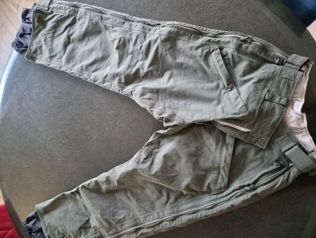 Snowboardhose BURTON Grösse M gemäss Photos zu verkaufen