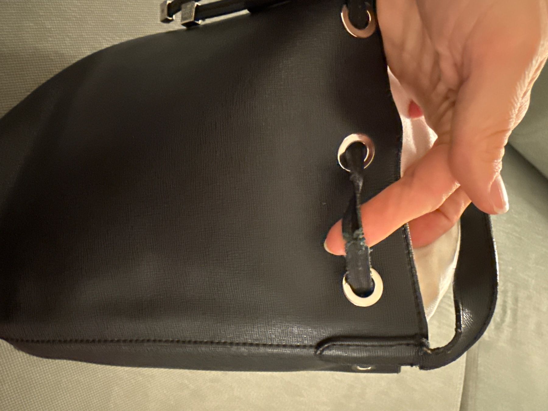 Coccinelle Borse da donna: Coccinelle Tasche – Usato da Zürich venduto da cocogio 2