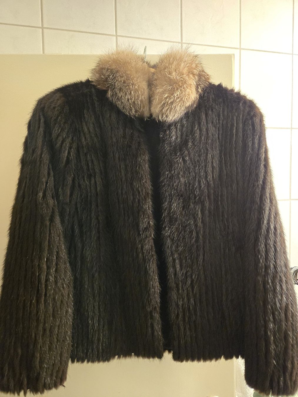 Mäntel: Elegant Fur Jacket with Fur Collar – Gebraucht aus Effretikon von wie_p8sj 5
