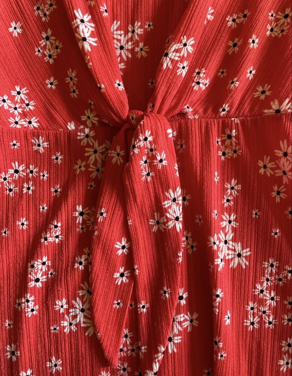 Pull&Bear Robes: Pull and Bear Dress Red Floral Pattern  – Neuf (Voir description) à Zürich par Trianamart_ 1