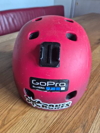 GoPro Helm, rot, ideal zum Biken, Skaten