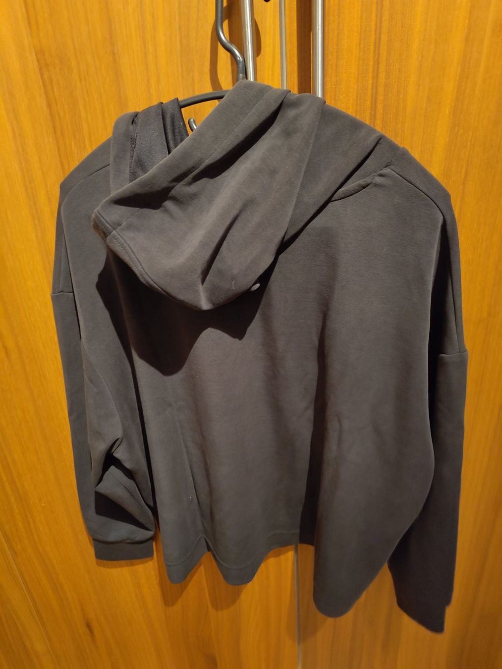 Pullover & Sweatshirts: Pullover – Gebraucht aus Bern von Linii 1