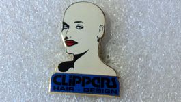 Ansteckpin 225: Clippers - Hair & Design