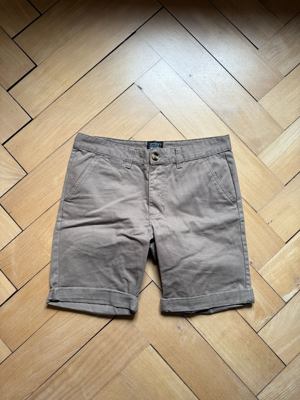 Hosen: DSTRUCT - Shorts braun 32 – Gebraucht aus Zürich von Diazaio