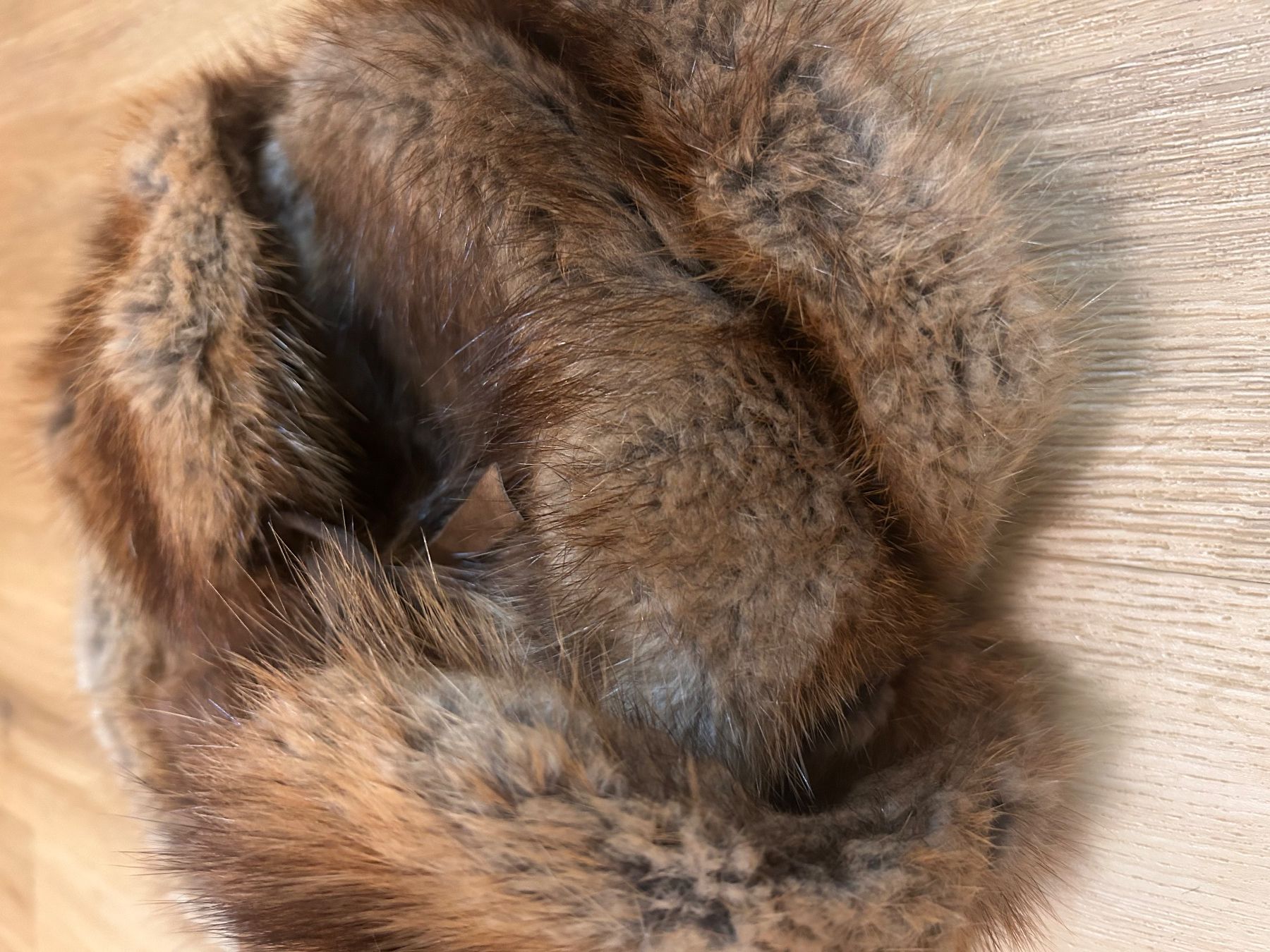 Copricapi, berretti & cappellini: EXCLUSIVE LUX FELLMUTZE MUTZE Hat White/Grey Fur each – Usato da Zürich venduto da sel_tvq7 8