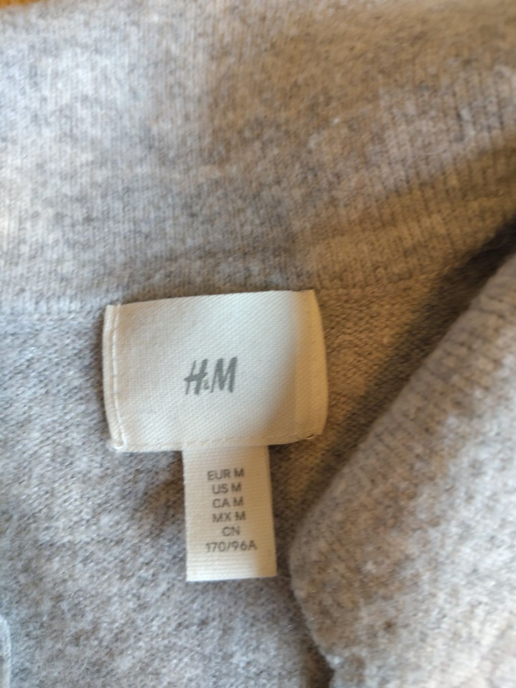 H&M Pullover & Sweatshirts: Pullover – Gebraucht aus Bern von Linii 2