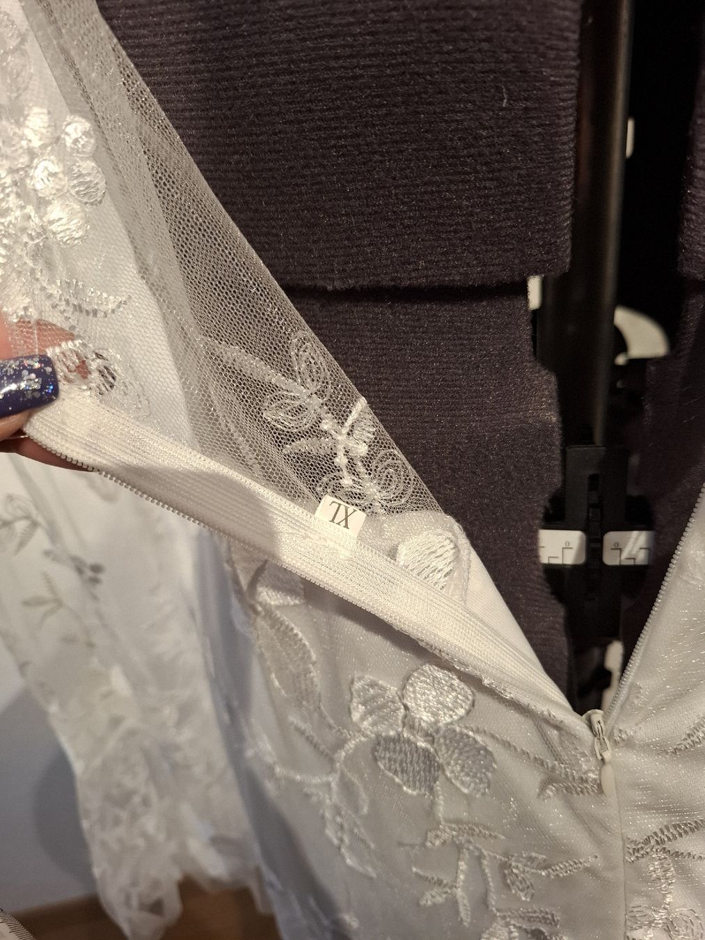 Robes: Wunderschönes Kleid mit Spitze, Grösse XL – D'occasion à Meisterschwanden par Jennifer_91 7
