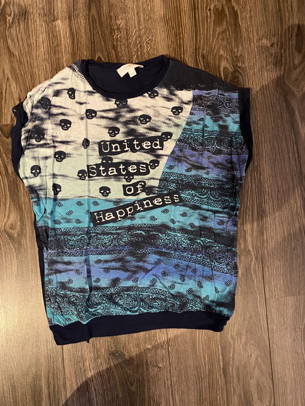 Blusen, T-Shirts & Tops: T-shirt 140 – Gebraucht aus chermignon von pioupioumf