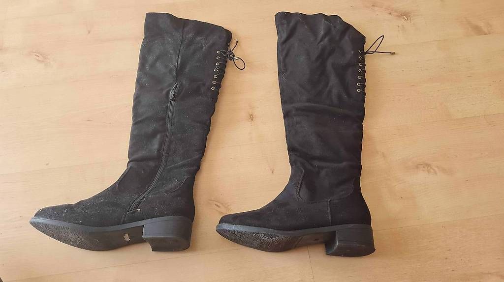 Damenschuhe: Bottes en daim taille 38 – Gebraucht aus Versoix von oliviera71