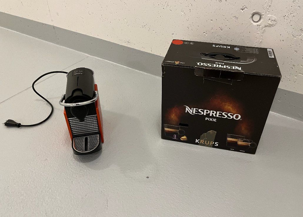 Krups Kaffeemaschinen & Espressomaschinen: Kaffeemaschine Krups Nespresso Pixie orange mit OVP – Gebraucht aus Thalwil von agg_v2yc 2