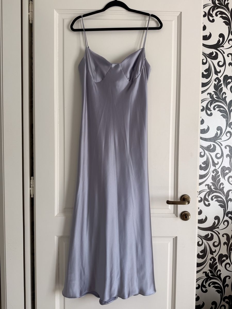 Zara Vestiti: Zara Lilac Satin Dress  – Usato da Corsier-sur-Vevey venduto da Kristina.Nova 1