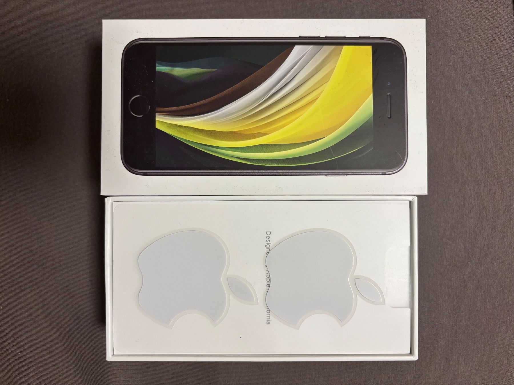 Apple Telefoni cellulari / Smartphones: IPhone SE2020, Schwarz, 64 GB – Usato da Niederönz venduto da deb_tyz9 3