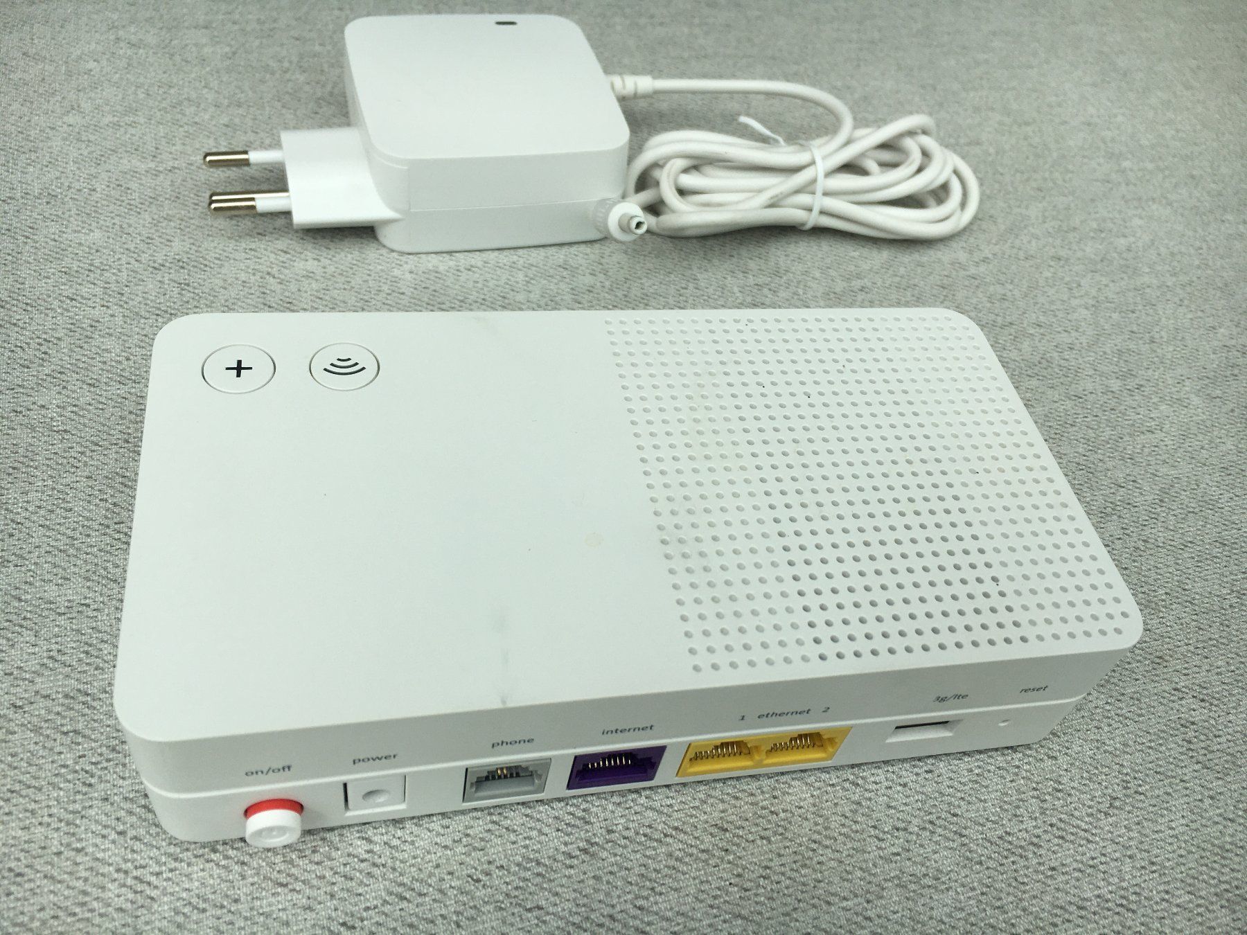 Swisscom Modems & Router: Internet-Box light Swisscom Typ RTV 1900 VW, mit Netzadapter – Gebraucht aus Koblenz von  5