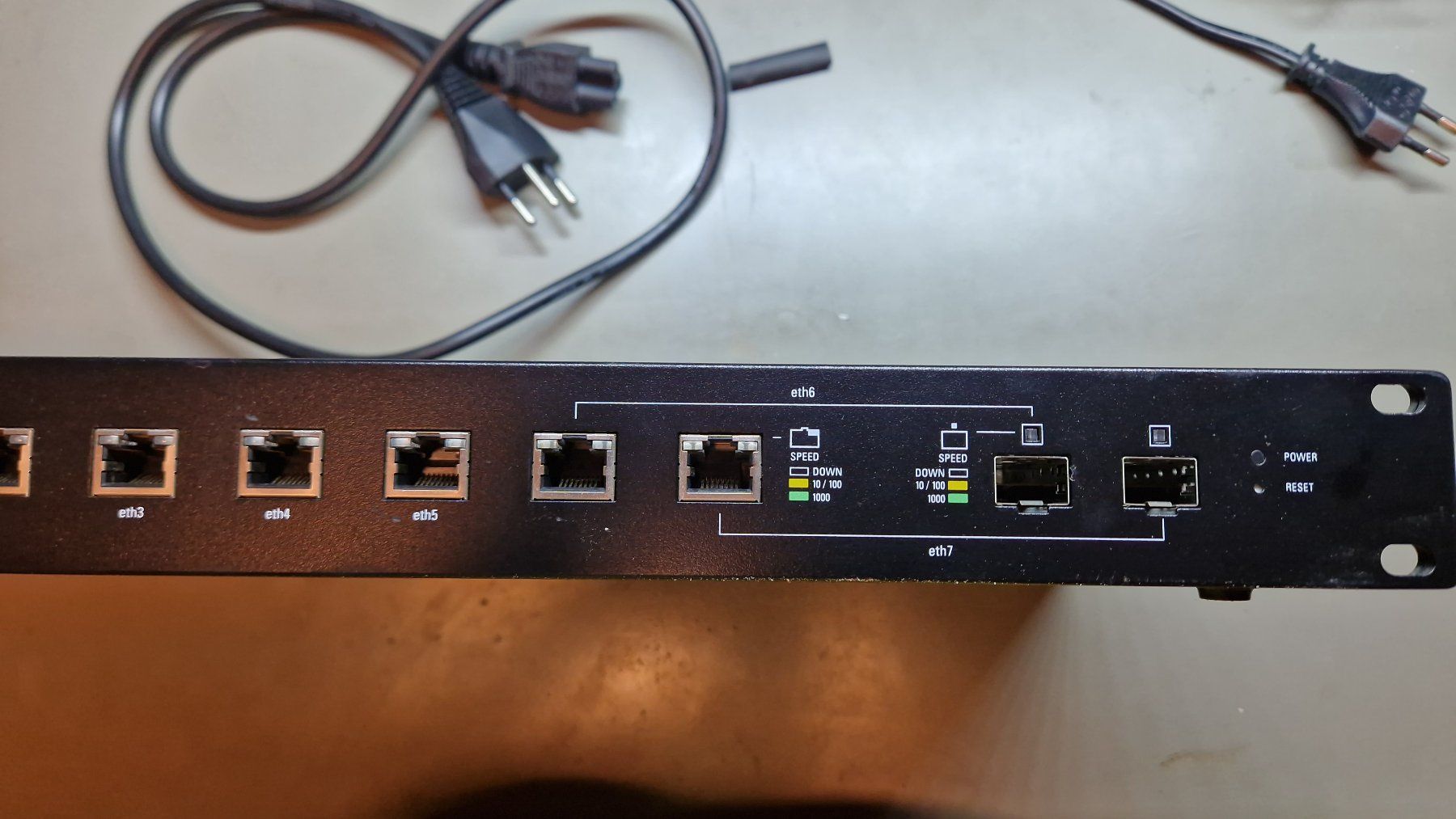Ubiquiti Modems & Router: Ubiquiti EdgeRouter Pro ERP08 – Gebraucht aus Winterthur von zserg 4