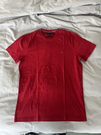 Tommy hilfiger red T-shirt
