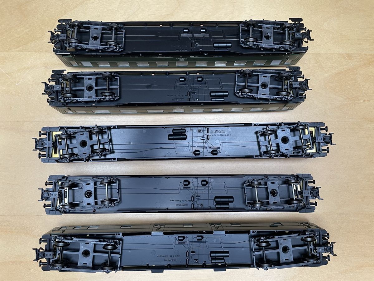 Märklin Modelleisenbahnen: 5 Märklin Personenwagen DB – Gebraucht aus Rickenbach ZH von u2540 2