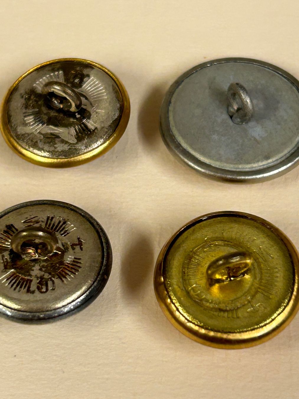 Knöpfe: 4 Uniformknöpfe Kanton Bern – Neu (gemäss Beschreibung) aus Pfeffingen von Alusru70 1