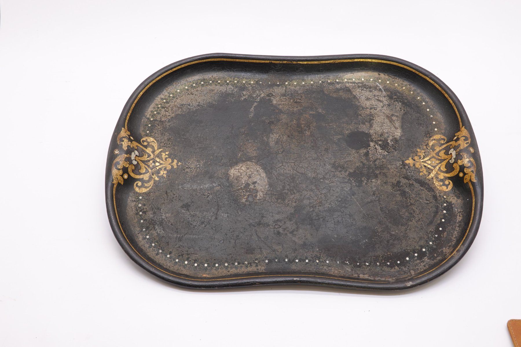 Piatti di portata: Wunderschönes antikes Jugendstil Tablar Tablet Serviertablet – Usato da Trin venduto da evolrof 1