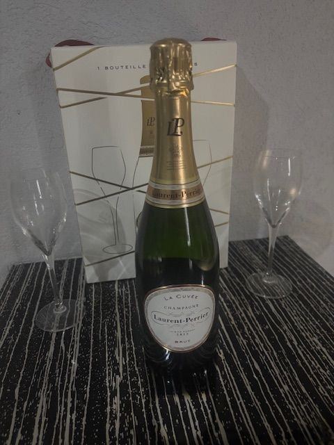 Laurent Perrier Bevande alcoliche: Coffret Laurent-Perrier  Brut avec 2 verres – Nuovo e nell'imballaggio originale da Corcelles-Payerne venduto da coach