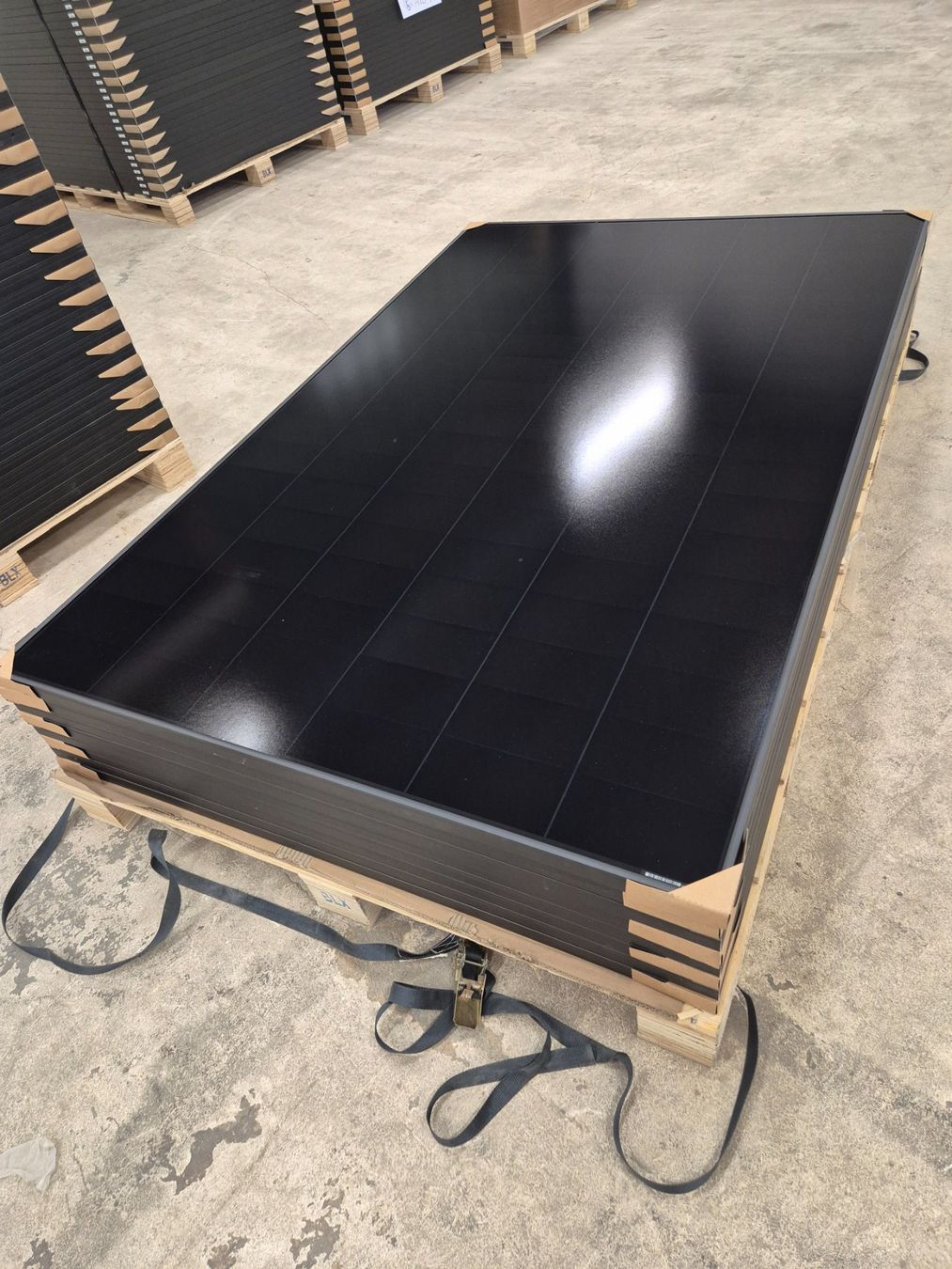 Solargeräte und Solarprodukte: Aiko 475 Watt Solar Modul schwarz – Neu (gemäss Beschreibung) aus Wallisellen von Knuth 2
