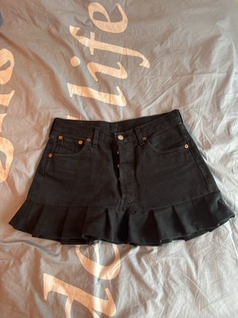 Levi's 501 Minirock Schwarz Grösse W30 guter Zustand