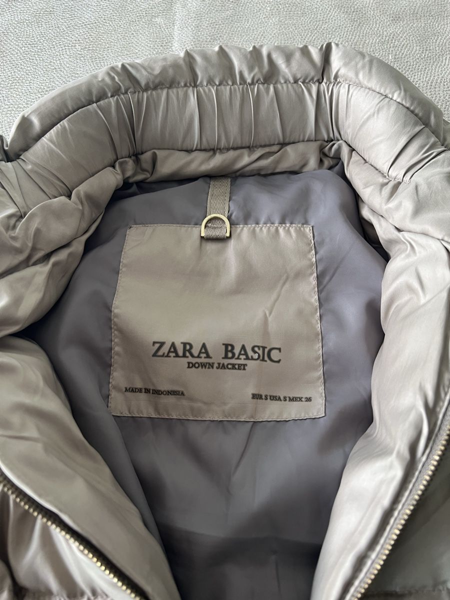 Zara Giacche: Daunenjacke Zara Basic taupe, Grösse S – Usato da Meilen venduto da Namaycus 1