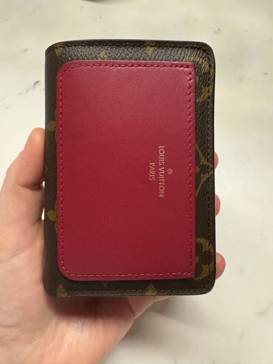 Louis Vuitton Portamonete: Louis Vuitton Lou Portemonnaie – Usato da Nänikon venduto da Belle1605 7