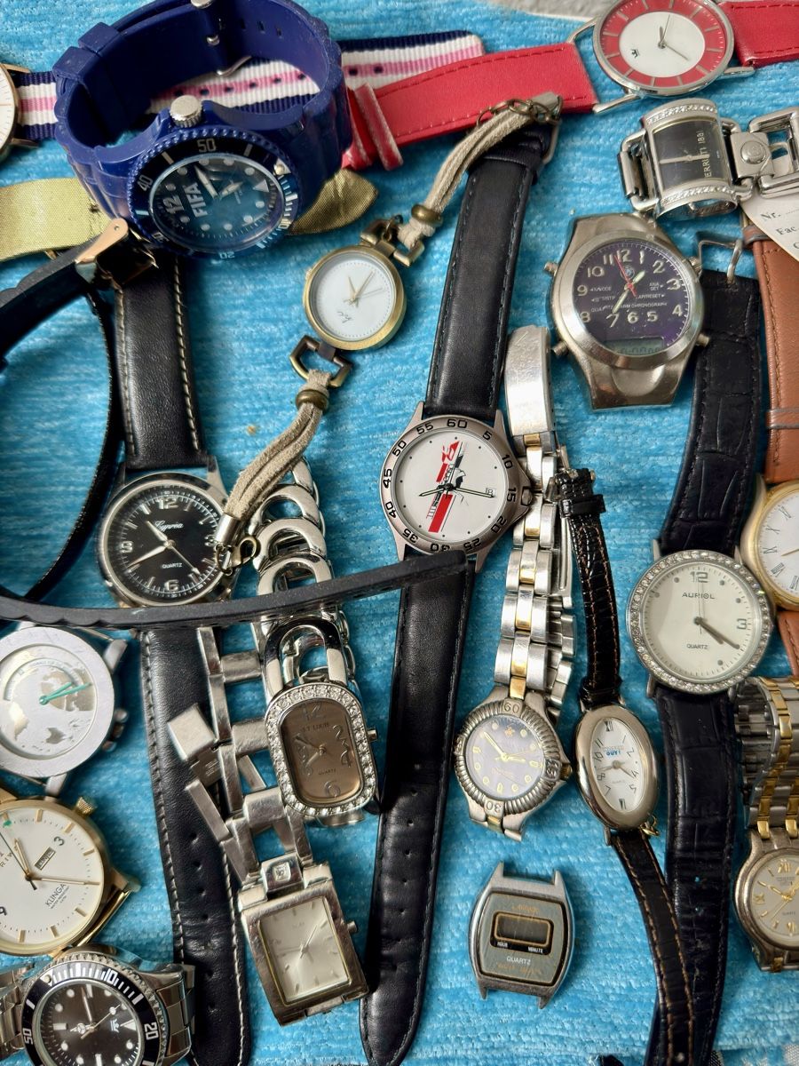 Orologi: Uhren  – Difettoso da Zürich venduto da P.Hz 2