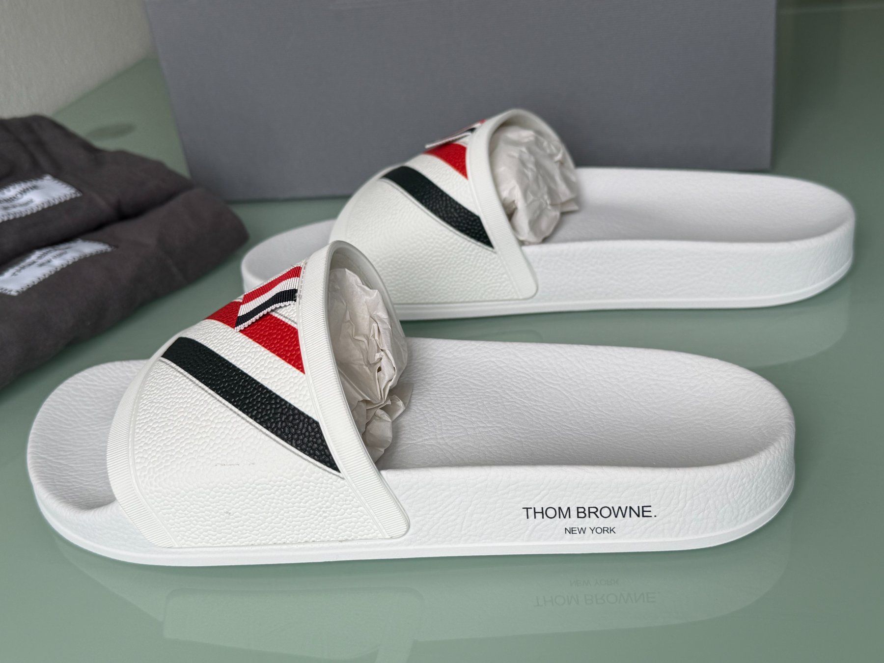 Herrenschuhe: THOM BROWNE Diagonal Stripe Rubber Slide Sandals 42 NEU – Neu (gemäss Beschreibung) aus Kreuzlingen von kruezbiz 6
