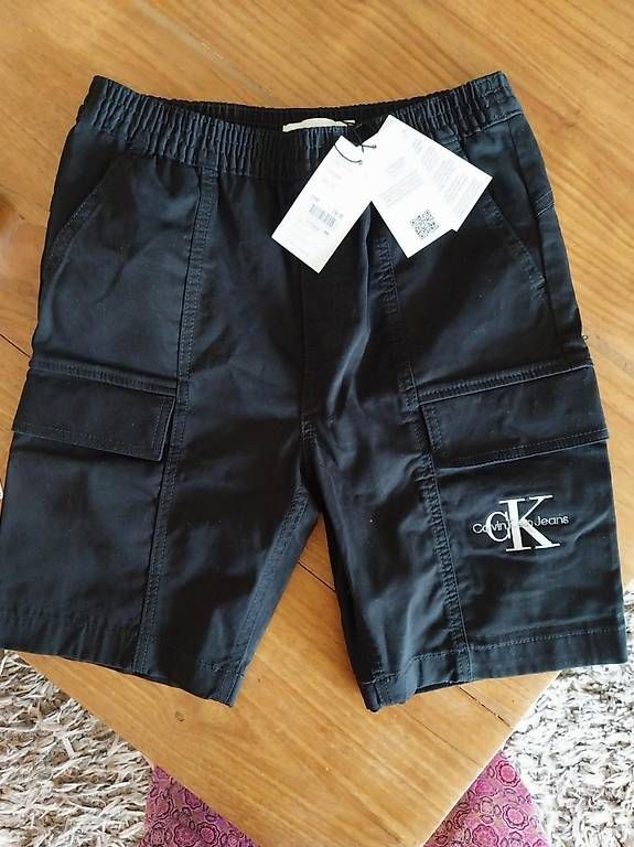 Calvin Klein Hosen: Short garçon Calvin Klein neuf – Neu und originalverpackt aus Confignon von dou_76gz 1