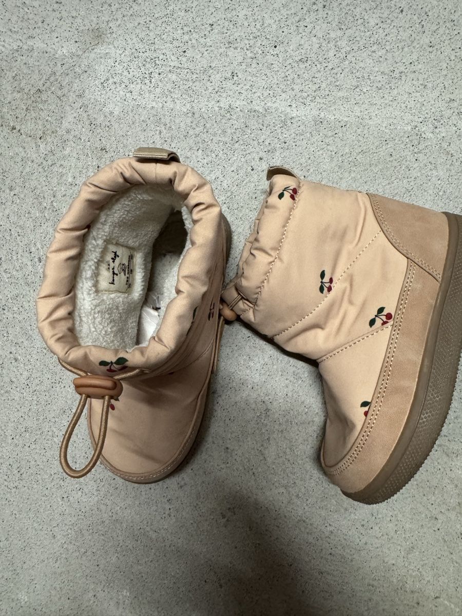 Konges Slojd Scarpe per ragazze: Konges Sløjd Kinderstiefel – Nuovo (secondo la descrizione) da Zürich venduto da iva_c9dw