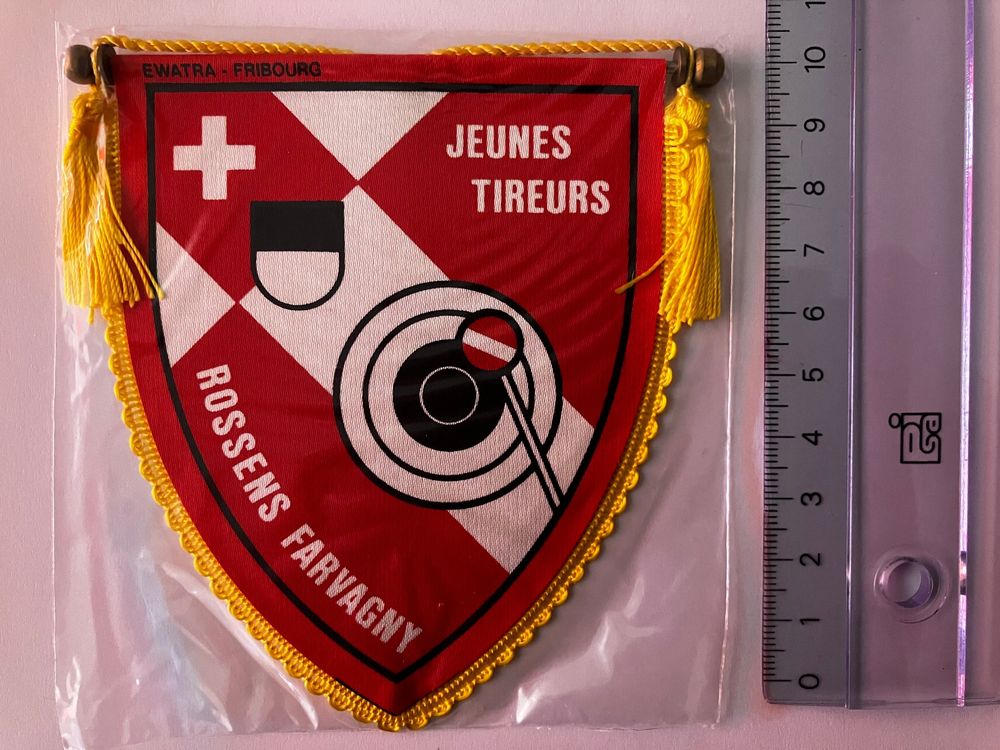 Vintage Fanion/Wimpel CHATEAU (Neu und originalverpackt) in Gland für