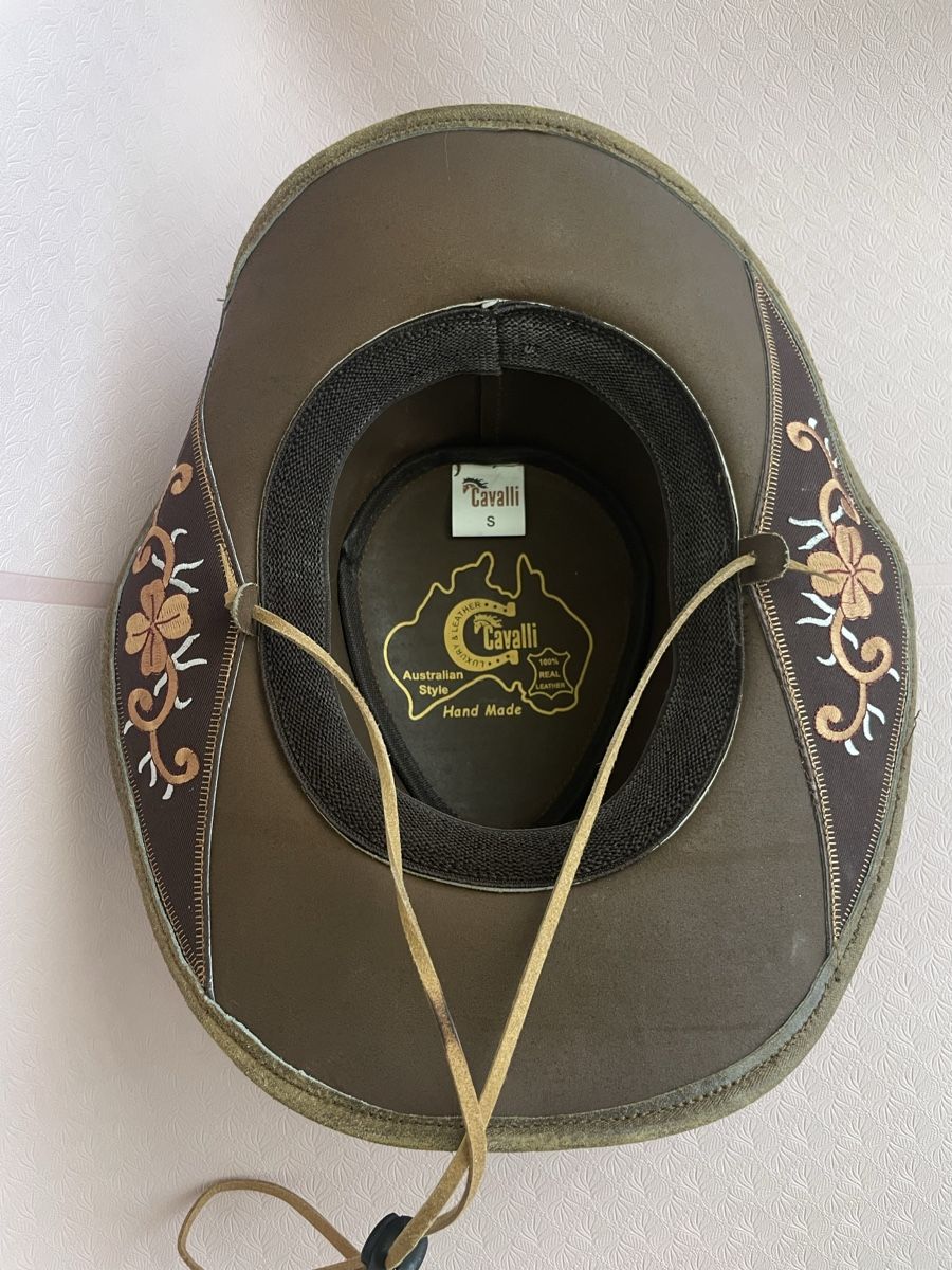 Copricapi, berretti & cappellini: Cowboyhut Cavalli Leder Grösse S – Usato da Emmetten venduto da v.wuersch 2