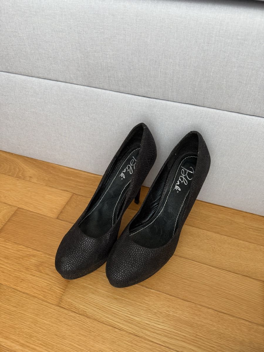 Scarpe da donna: Elegante, schwarze High Heels, Grösse 41 – Usato da Obfelden venduto da julikub