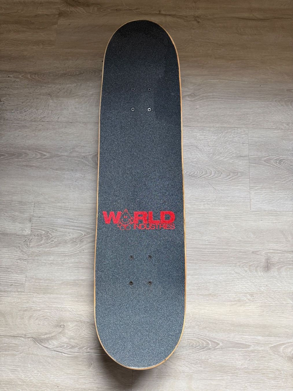 Skateboards: Skate complet World Industries - Flame Boy 8'' – Nuovo (secondo la descrizione) da Murist venduto da kalmec 1