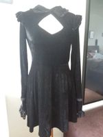 Très belle robe en velours noire Killstar M