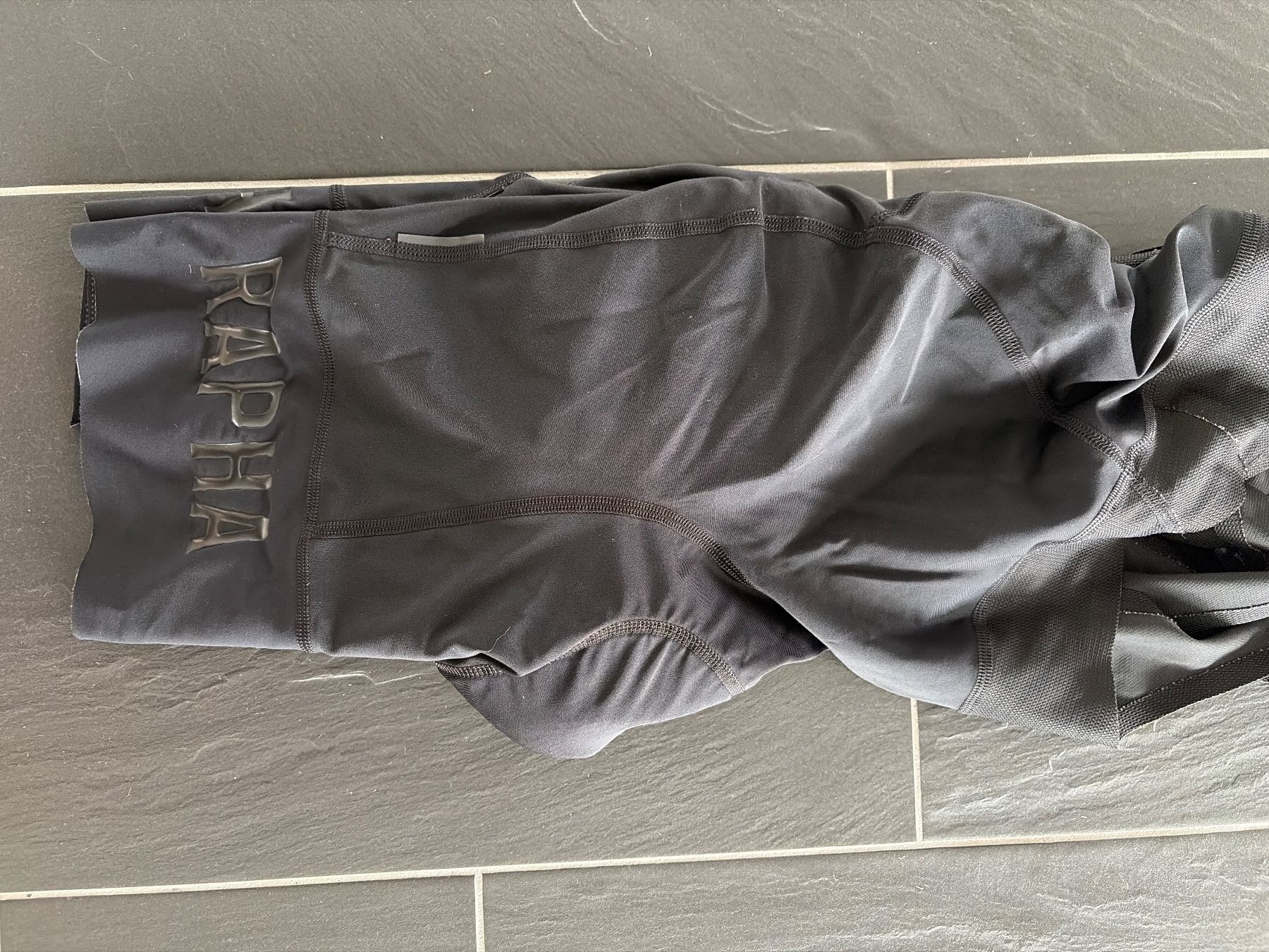Canottiere & Pantaloni: Rapha Pro Team Cycling Bib Shorts (M) – Usato da Zug venduto da CyclingThings 2