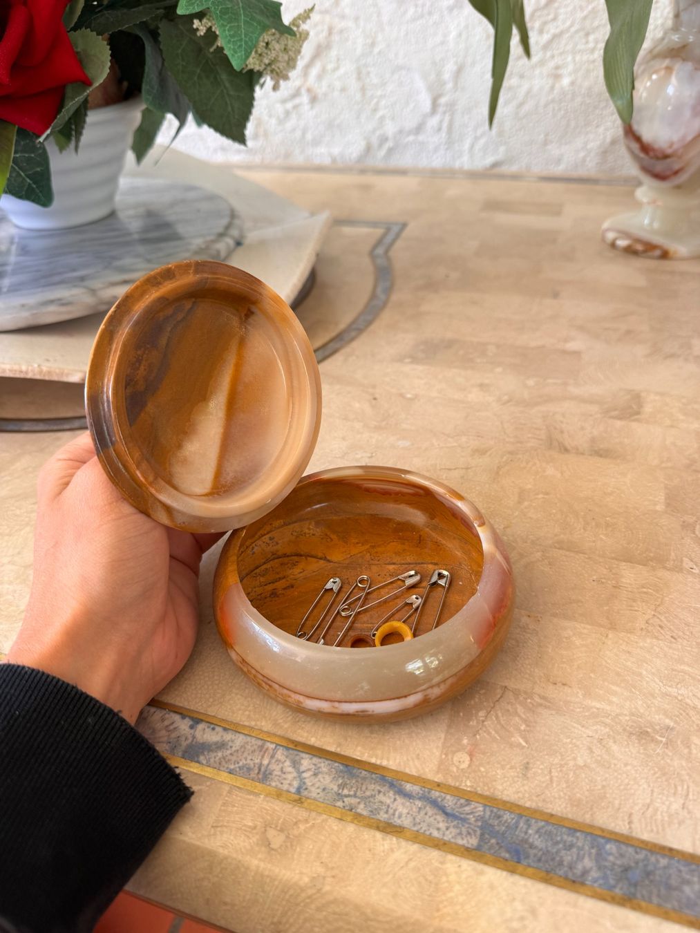 Pots: Boîte en céramique brune avec couvercle – D'occasion à La Neuveville par ghubler 1