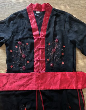 Transparenter Kimono / asiatisches Oberteil / rot schwarz