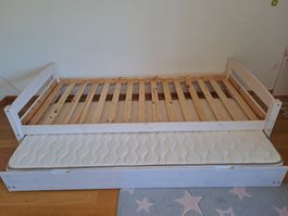 Bett 90x200 mit ausziehbarer zusatz Matratze